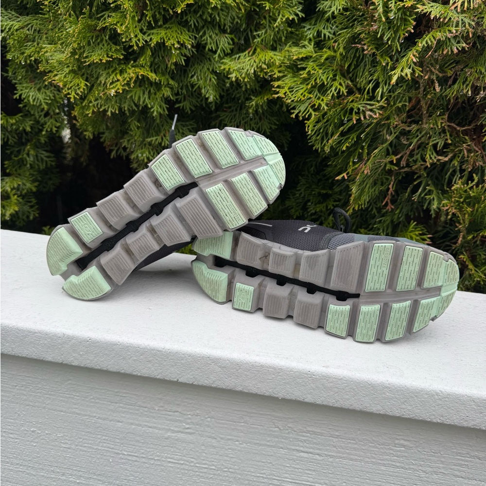 On Cloud 5 Women’s Running Shoes - Magnet/Aloe - Size 6.5 - Picture 7 of 8
